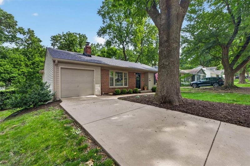3114 72nd Ter, Prairie Village, KS 66208