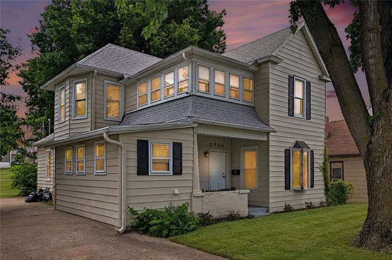 2706 Penn St, St Joseph, MO 64507