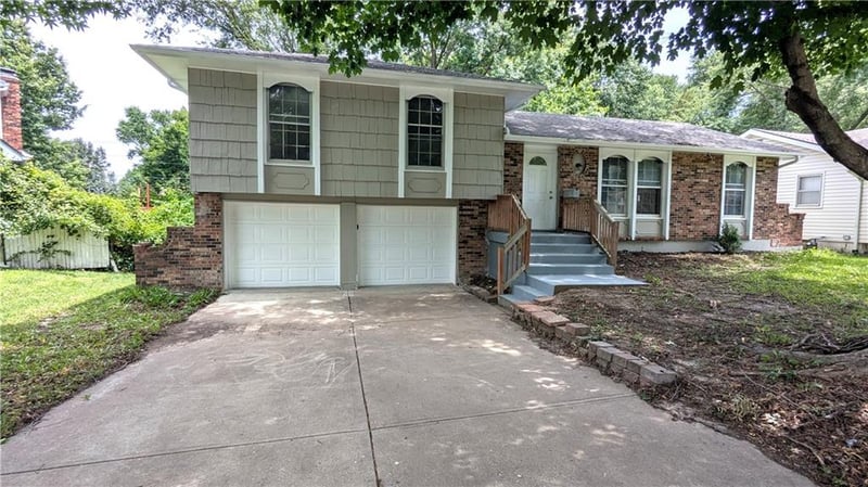 8919 Stark Ave, Kansas City, MO 64138