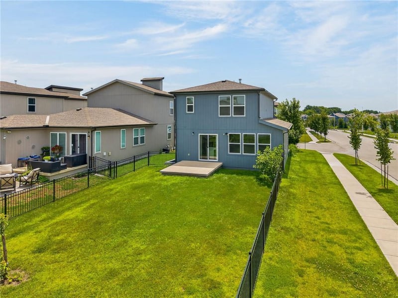 13334 W 180th Ter, Overland Park, KS 66013