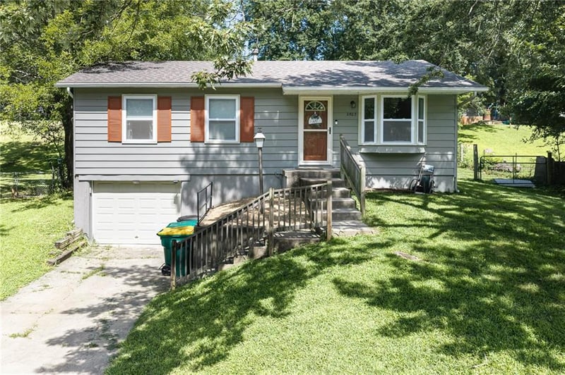 2803 109 St, Kansas City, KS 66109