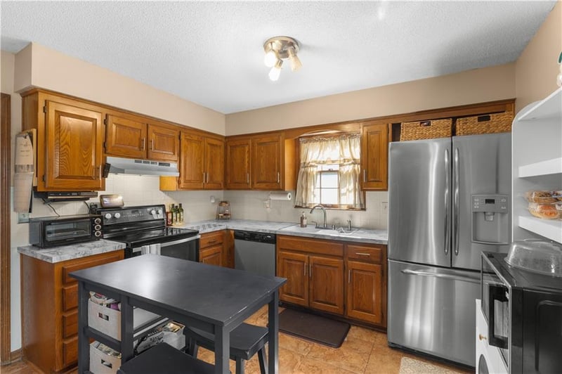 1116 8th St, Lee's Summit, MO 64063
