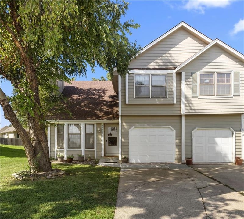 1116 8th St, Lee's Summit, MO 64063