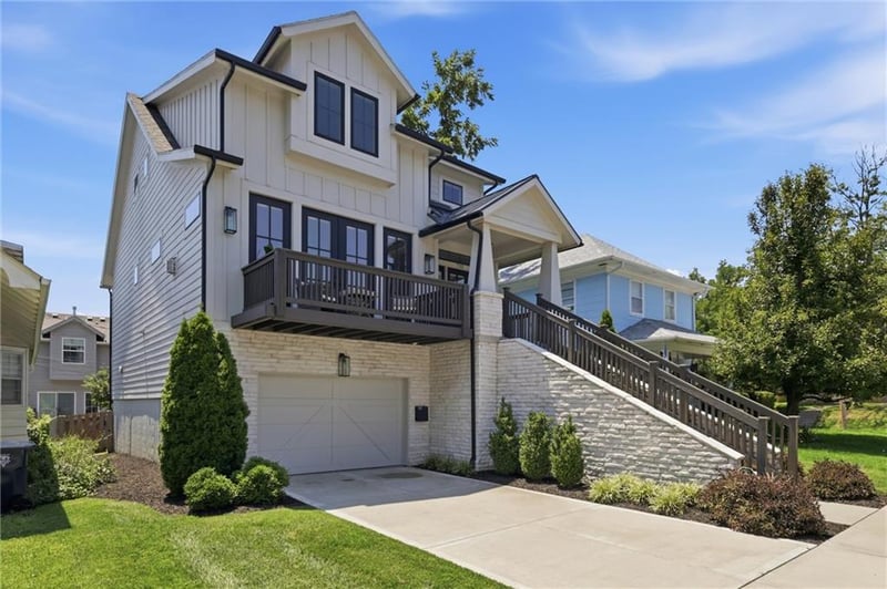 733 44th Ter, Kansas City, MO 64111