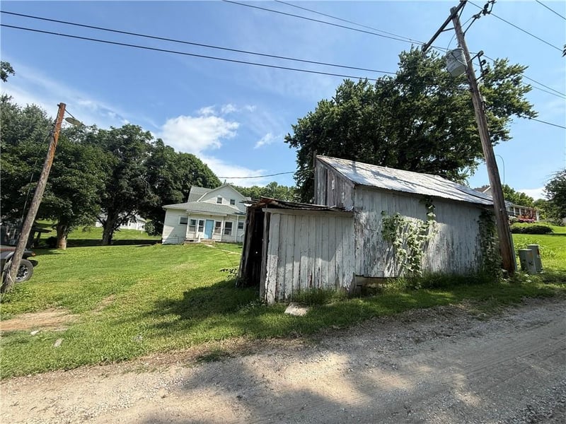 506 Grand Ave, Forest City, MO 64451