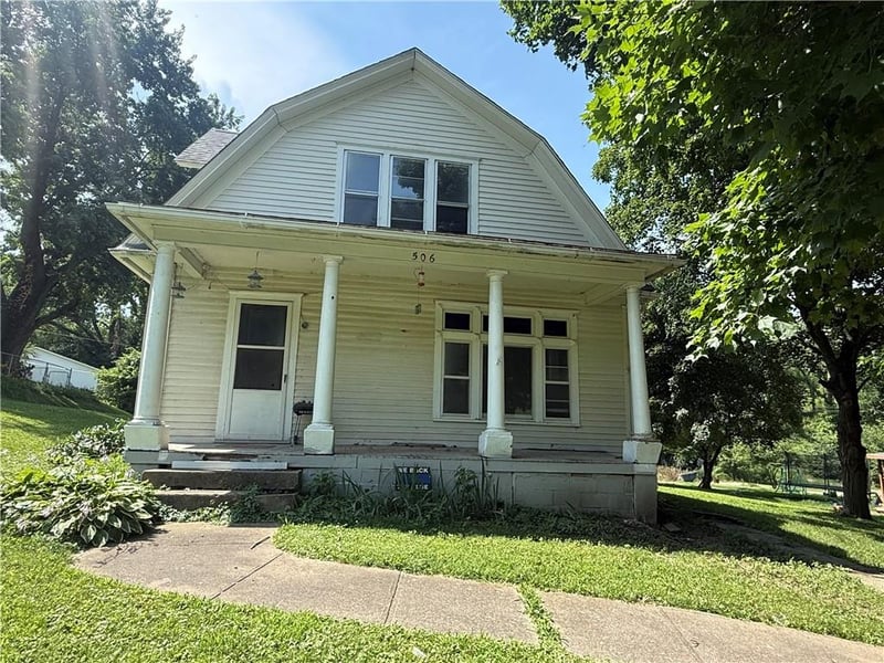 506 Grand Ave, Forest City, MO 64451