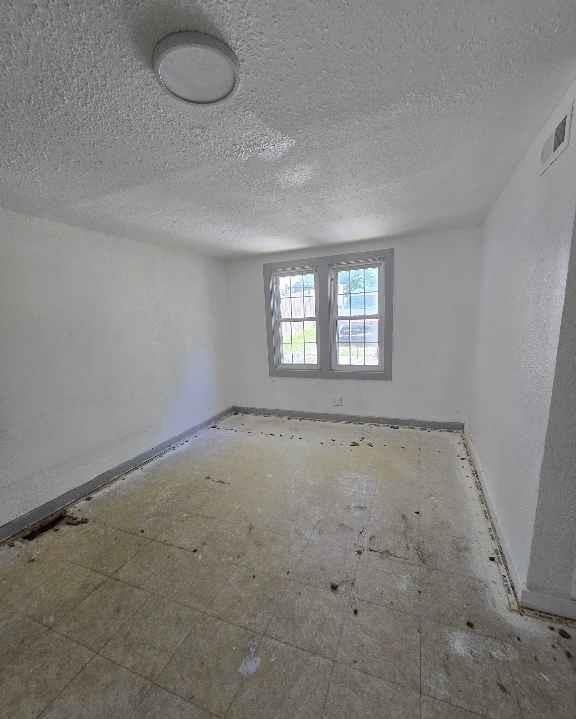 2720 75th Ter, Kansas City, KS 66109