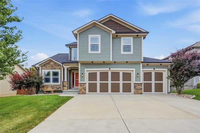 703 19th Ave, Greenwood, MO 64034