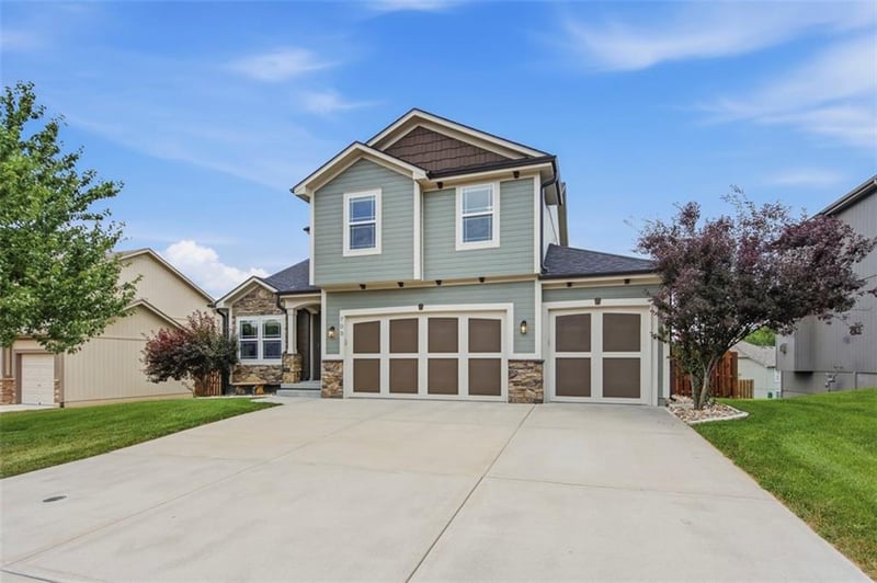 703 19th Ave, Greenwood, MO 64034