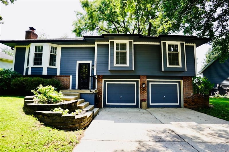 1623 SE Silkwood Ln, Lee's Summit, MO 64063