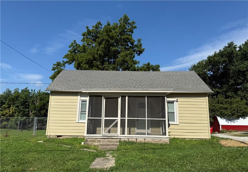 415 20th St, Lexington, MO 64067