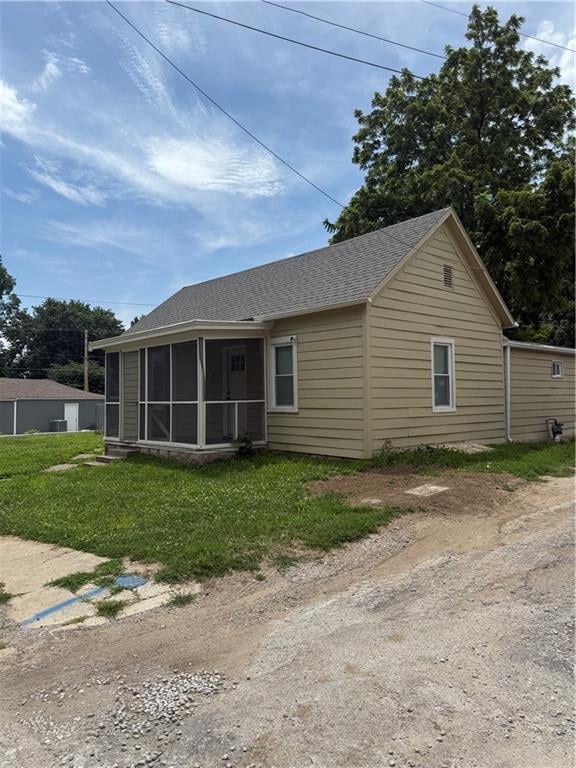415 20th St, Lexington, MO 64067