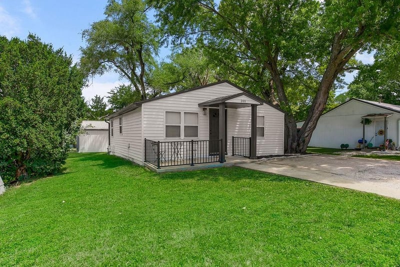 200 Mccarty St, Edgerton, KS 66021