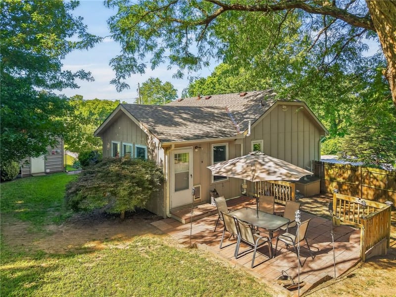 4625 Bennington Ave, Kansas City, MO 64117