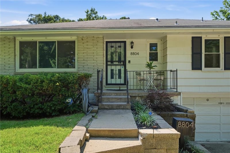8804 Custer Trl, Kansas City, MO 64131