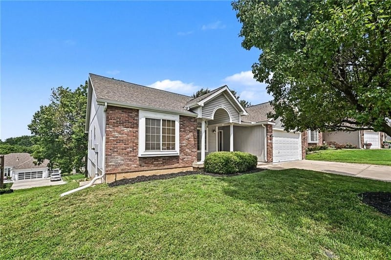 4006 108th Ct, Kansas City, KS 66109
