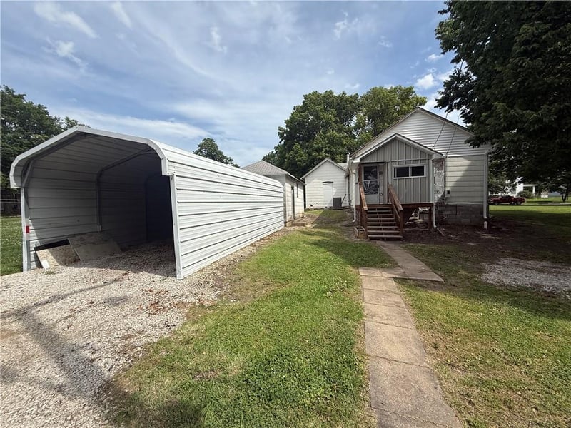 1115 Virginia St, Sabetha, KS 66534