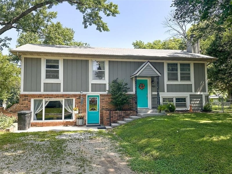 901 Willow St, Clinton, MO 64735