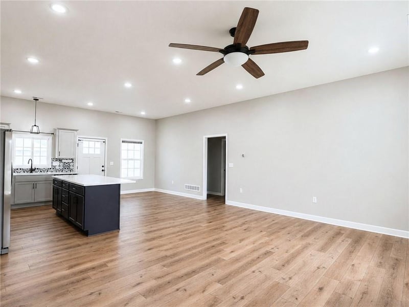 73 451 Rd, Warrensburg, MO 64093