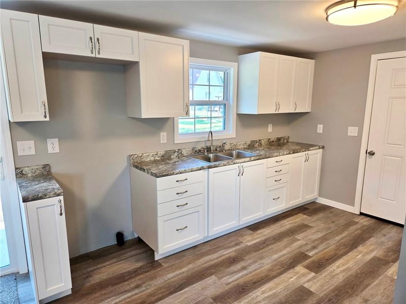 26657 Waterview Dr, Warsaw, MO 65355