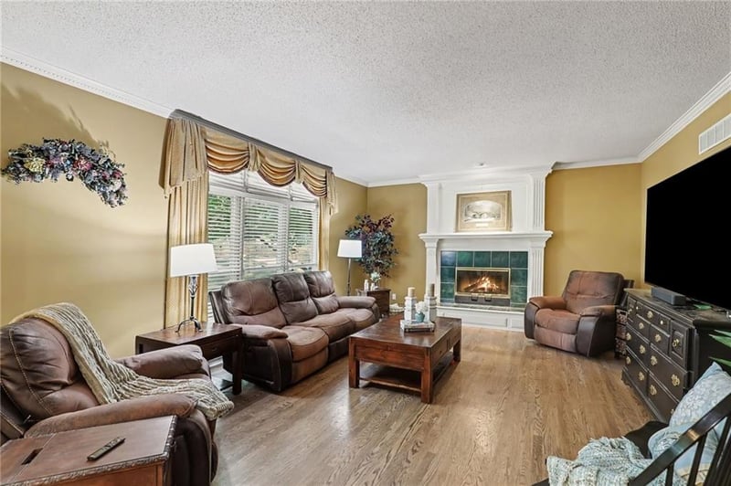 5304 Mullen Rd, Shawnee, KS 66216
