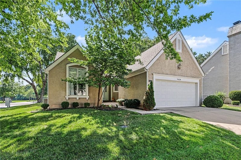 9428 W 123rd St, Overland Park, KS 66213