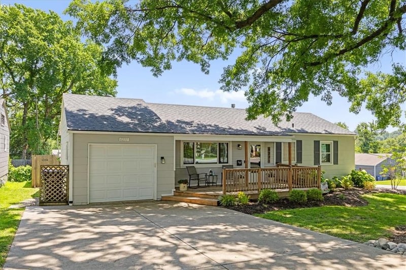 6231 Glenwood St, Mission, KS 66202