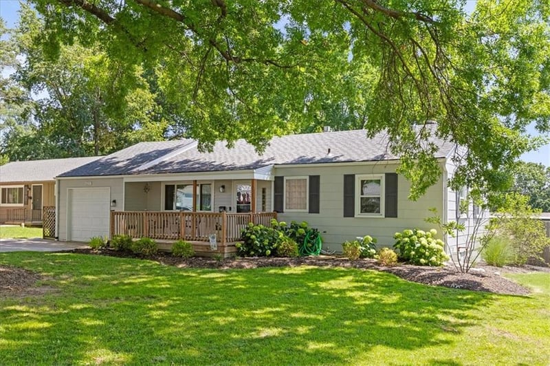 6231 Glenwood St, Mission, KS 66202
