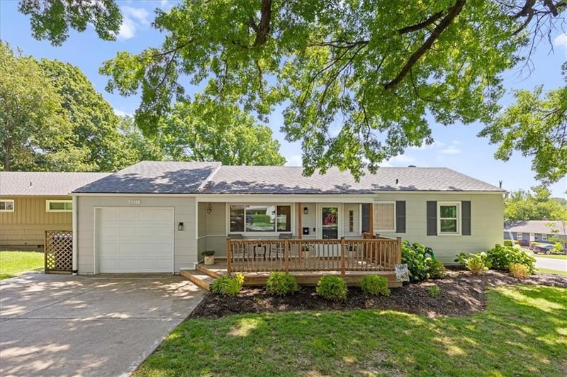 6231 Glenwood St, Mission, KS 66202