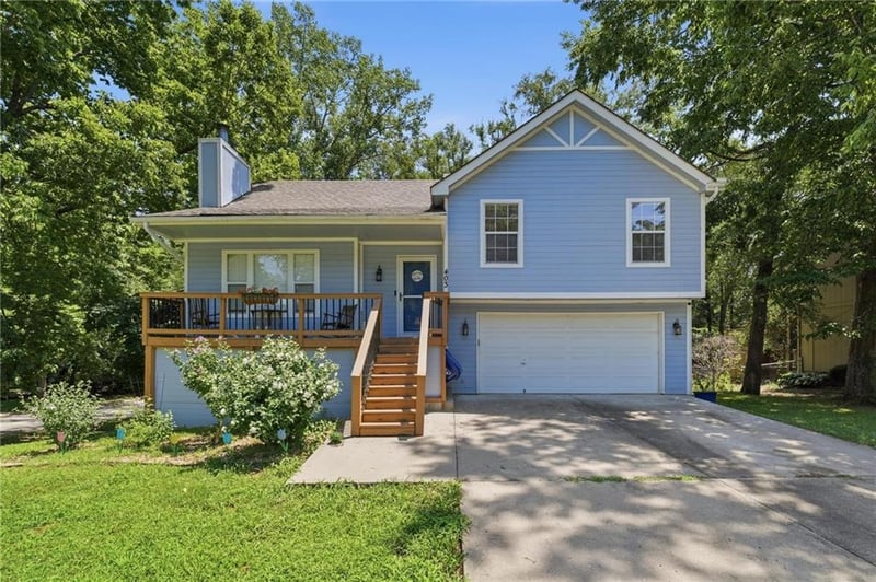 403 Woodland Ave, Smithville, MO 64089