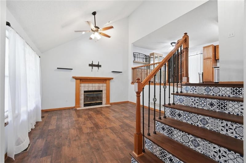 403 Woodland Ave, Smithville, MO 64089