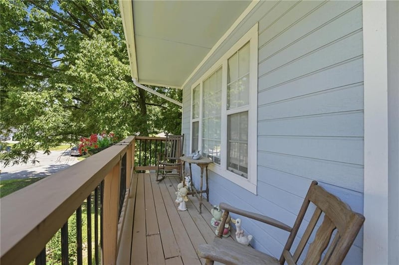 403 Woodland Ave, Smithville, MO 64089