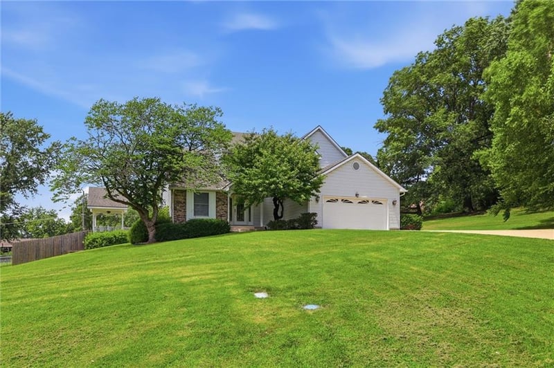 303 22nd St, Atchison, KS 66002