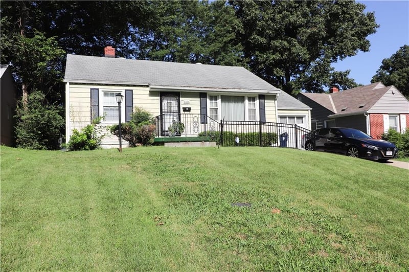 6406 Walrond Ave, Kansas City, MO 64132