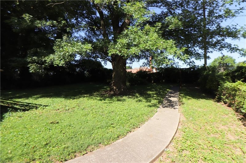 6406 Walrond Ave, Kansas City, MO 64132