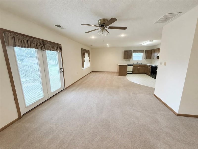 1109 17th St, Maryville, MO 64468