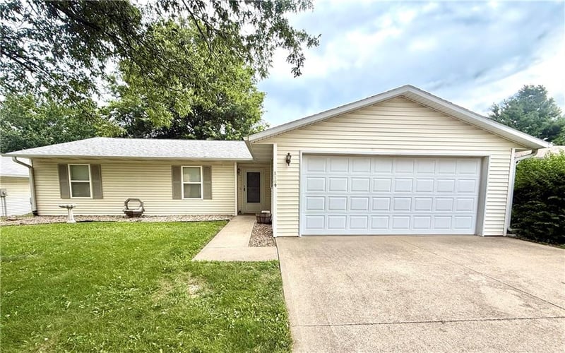 1109 17th St, Maryville, MO 64468