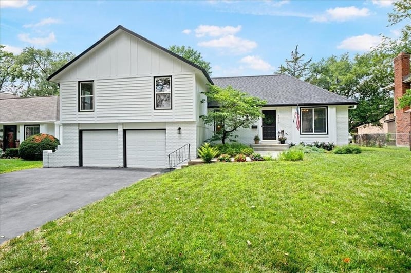 9210 England St, Overland Park, KS 66212