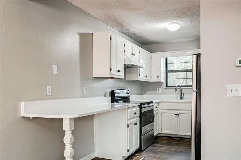 9-11 133rd St, Kansas City, MO 64145