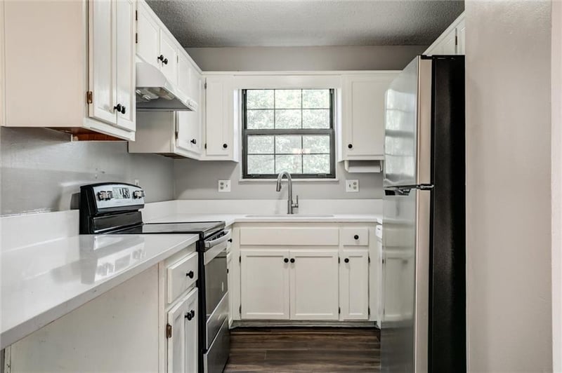 9-11 133rd St, Kansas City, MO 64145