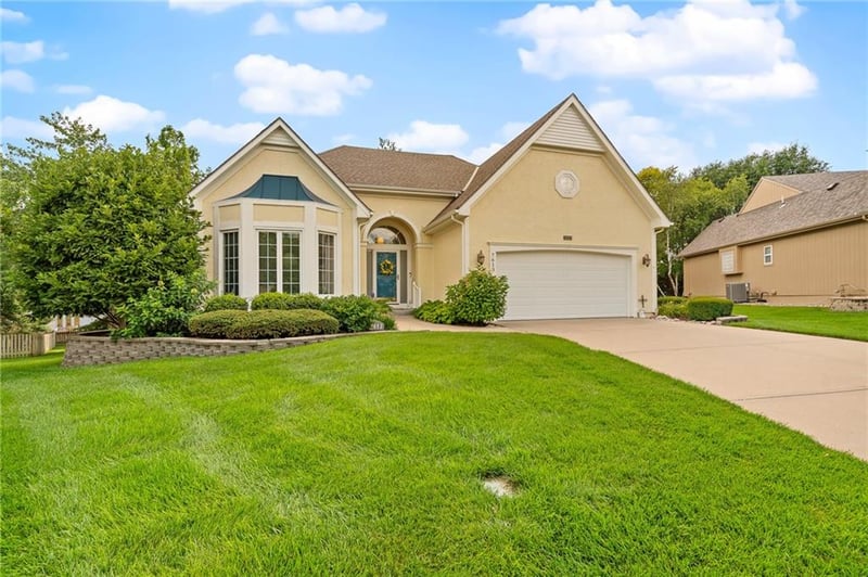 7613 148th St, Overland Park, KS 66223