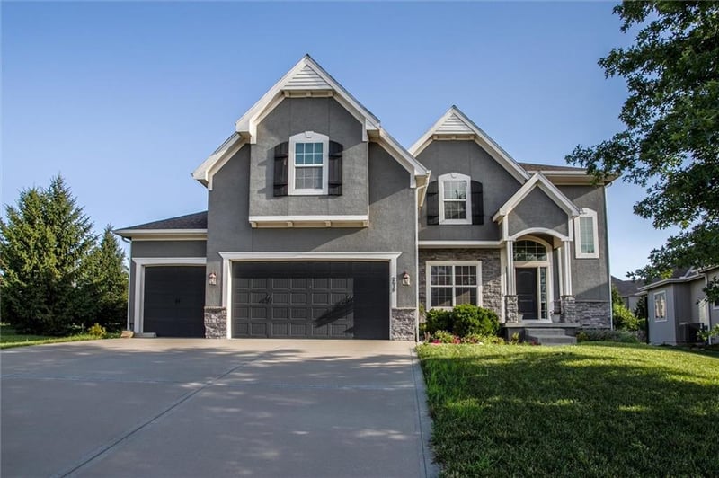 2616 11th St, Lee's Summit, MO 64081