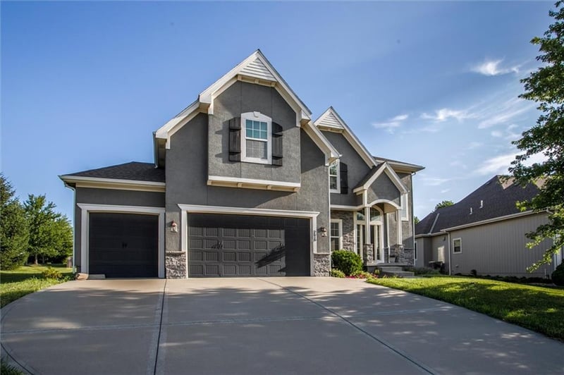 2616 11th St, Lee's Summit, MO 64081