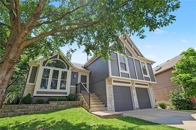 21805 52nd Ter, Shawnee, KS 66226