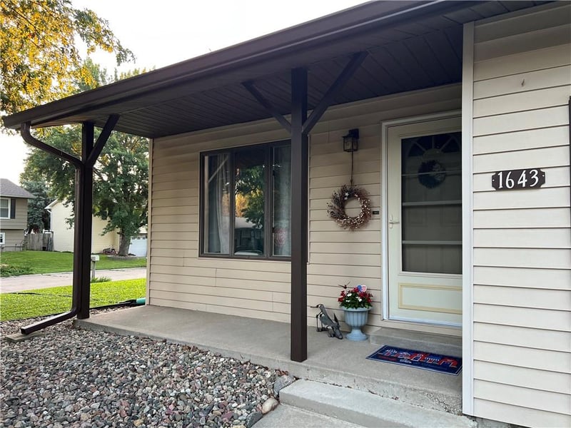 1643 N Ray Ave, Maryville, MO 64468