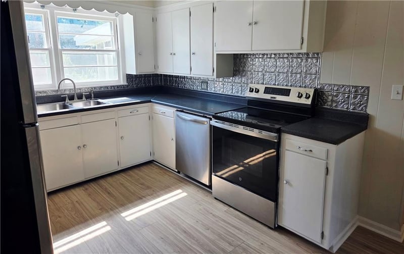 1351 Marblecrest Dr, Fort Scott, KS 66701