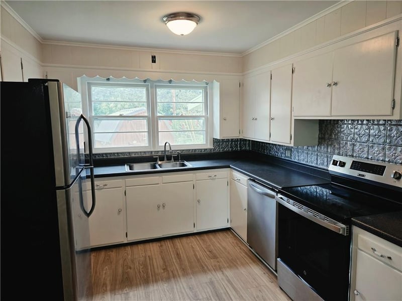 1351 Marblecrest Dr, Fort Scott, KS 66701