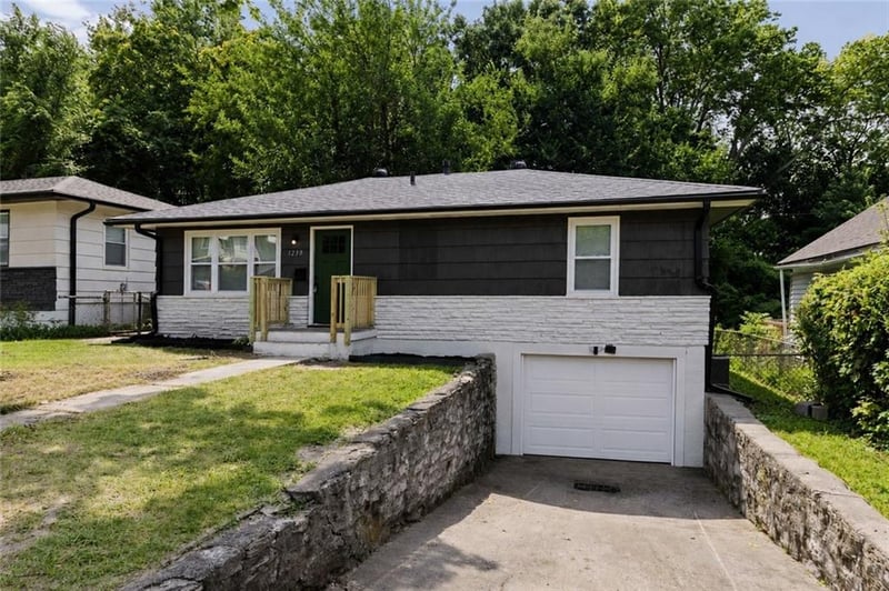 1230 Drury Ave, Kansas City, MO 64127