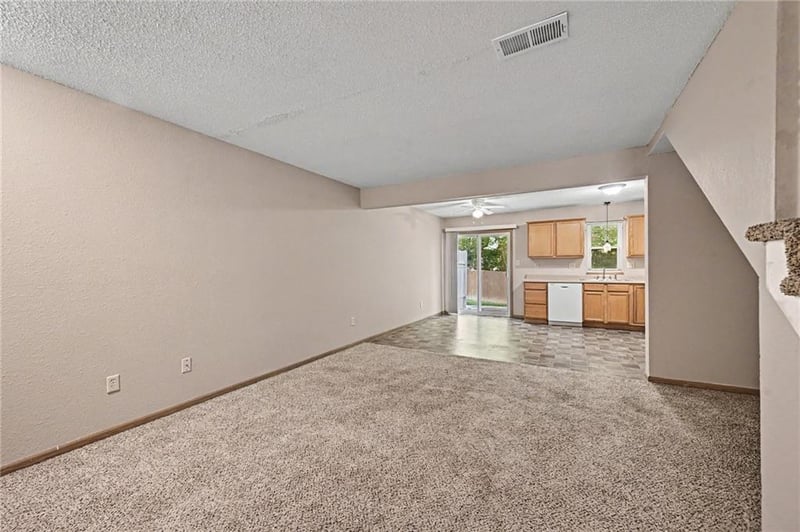 210 Pointe Ln, Raymore, MO 64083