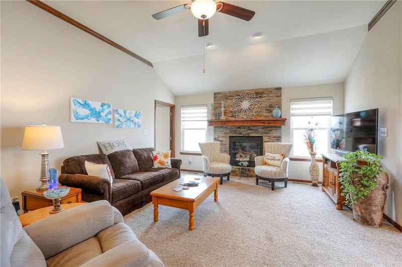 5368 Davidson Ct, Independence, MO 64055